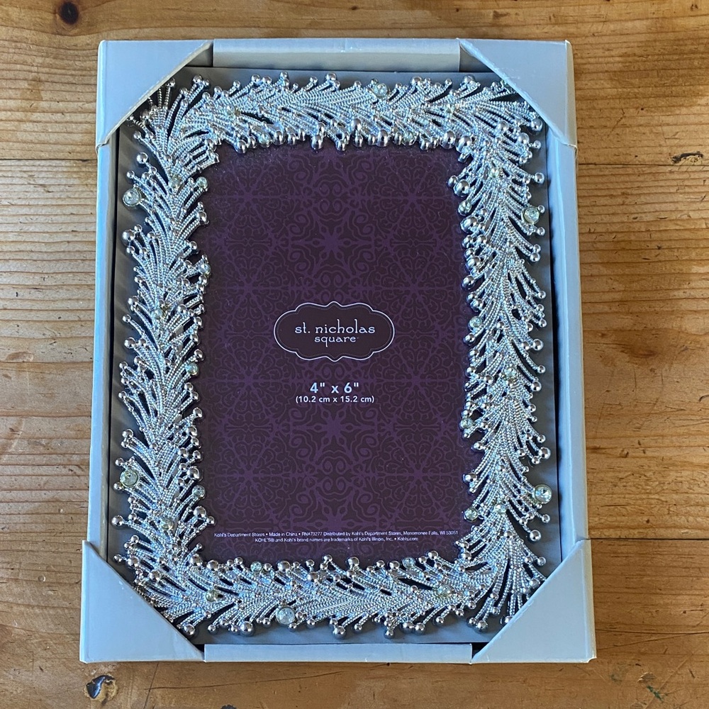 St. Nicholas Square Elegant Silver Frame